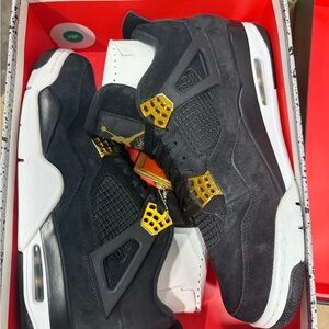 Jordan 4 Retro
Royalty